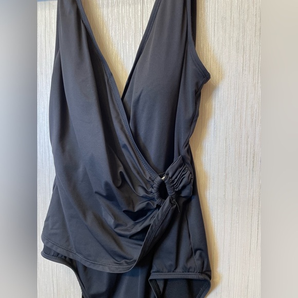 Tommy Bahama Black One Piece Swimwear Size 10 - Picture 5 of 7